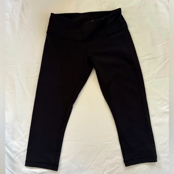Lululemon Athletica Black Capri Leggings - Picture 1 of 4